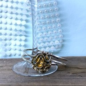 8/$25🌸🌺🌺vintage bangle